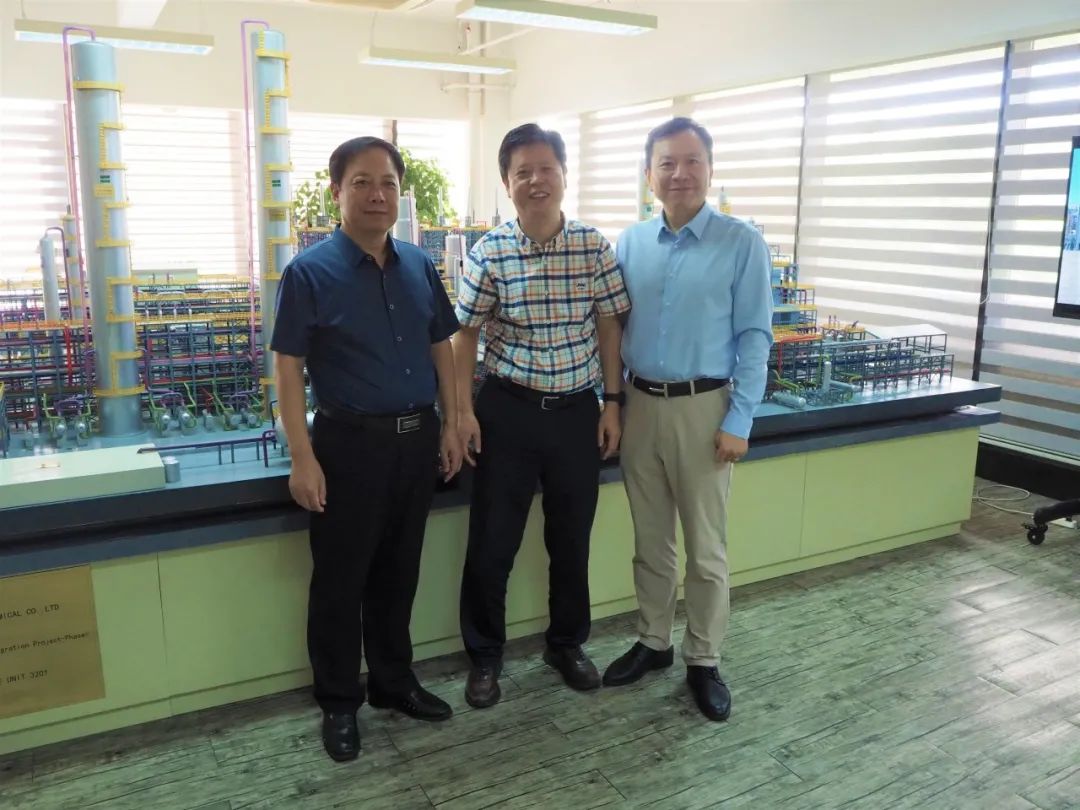 聚文化之力 鑄工業(yè)之魂——工信部工業(yè)文化發(fā)展中心領導蒞臨我司調研交流